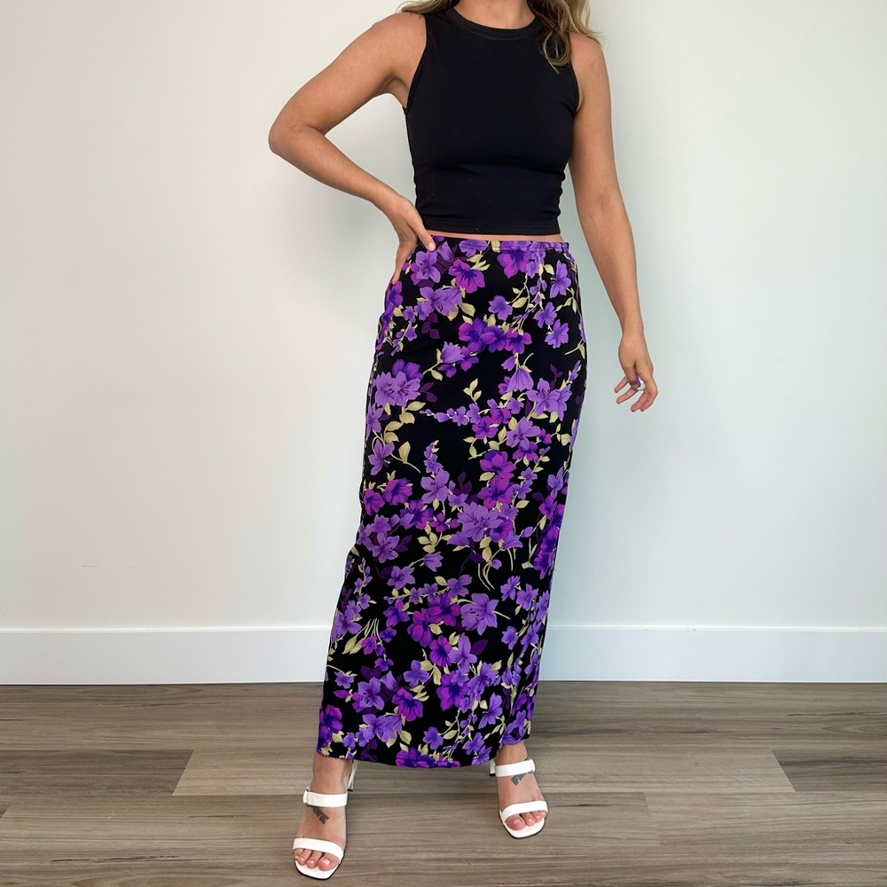 Vintage Black & Purple Floral Y2K Maxi Skirt (S/M)
